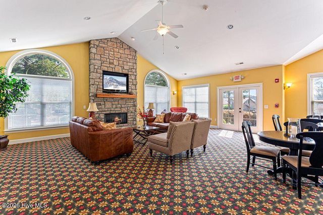 103 E Chelsea Court, Southern Pines, NC 28387