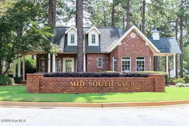 103 E Chelsea Court, Southern Pines, NC 28387