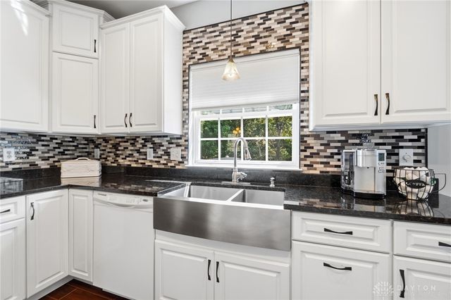 125 Blackford Drive, Springboro, OH 45066