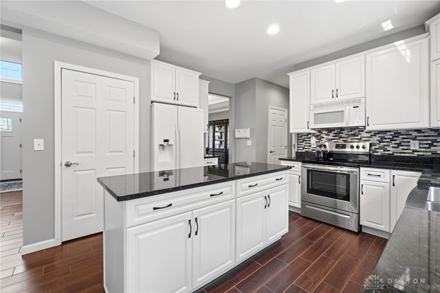 125 Blackford Drive, Springboro, OH 45066
