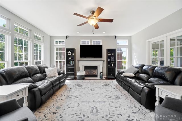 125 Blackford Drive, Springboro, OH 45066