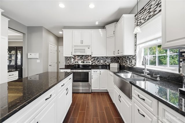 125 Blackford Drive, Springboro, OH 45066