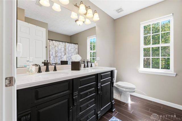 125 Blackford Drive, Springboro, OH 45066