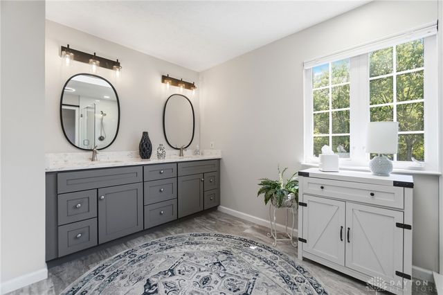 125 Blackford Drive, Springboro, OH 45066