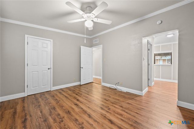 102 Rivercrest Drive, Luling, TX 78648