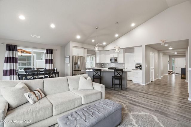 2000 N OAKLAND ST, Liberty Lake, WA 99019