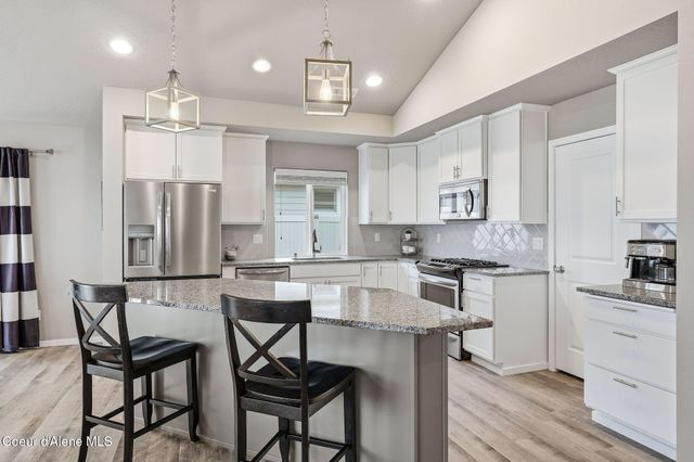 2000 N OAKLAND ST, Liberty Lake, WA 99019