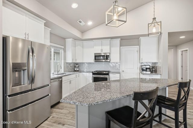 2000 N OAKLAND ST, Liberty Lake, WA 99019