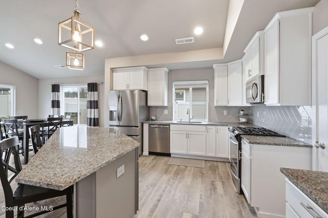 2000 N OAKLAND ST, Liberty Lake, WA 99019