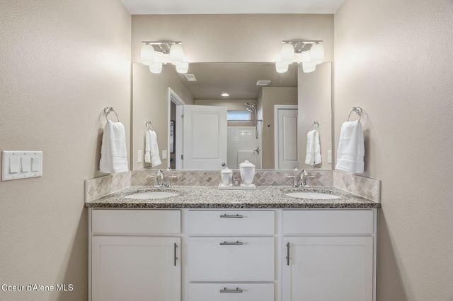 2000 N OAKLAND ST, Liberty Lake, WA 99019