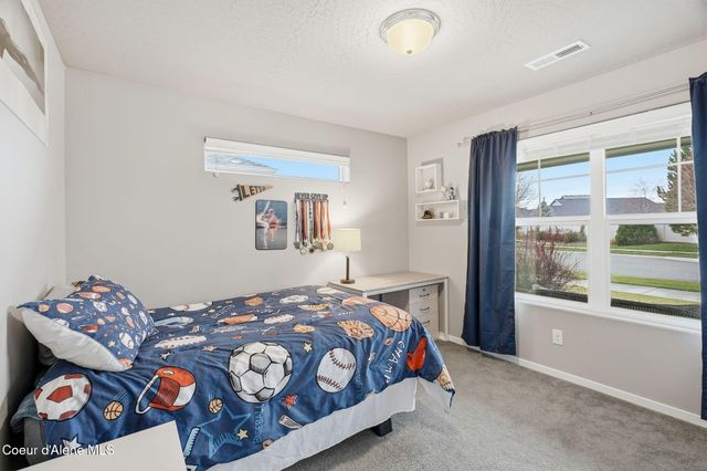 2000 N OAKLAND ST, Liberty Lake, WA 99019