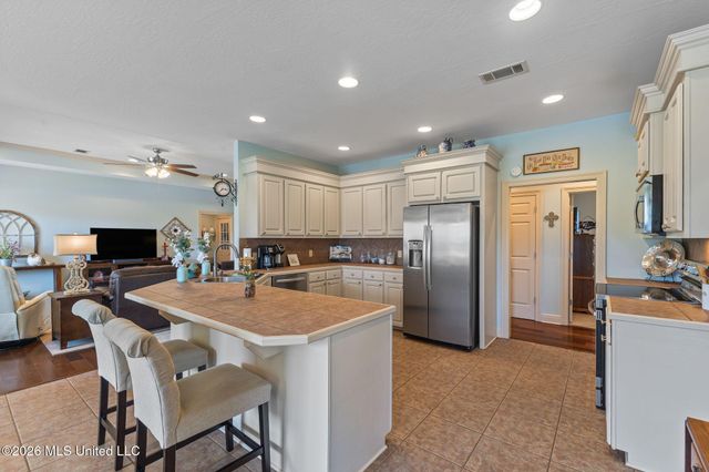 25 Lakeland Circle, Petal, MS 39465