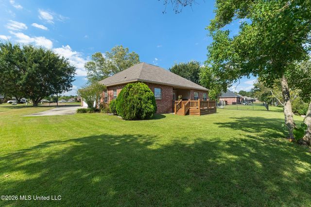 25 Lakeland Circle, Petal, MS 39465