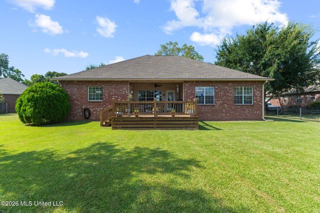 25 Lakeland Circle, Petal, MS 39465
