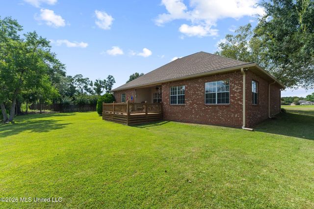 25 Lakeland Circle, Petal, MS 39465