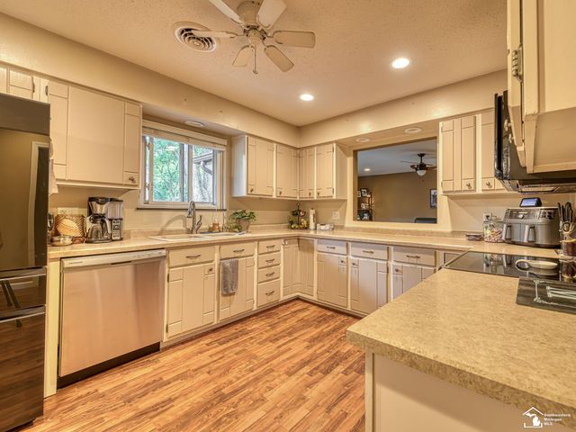 11650 Wells Road, Petersburg, MI 49270