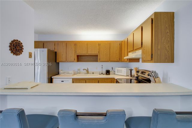 825 Center St 14B, Jupiter, FL 33458
