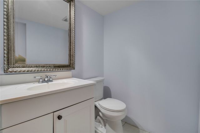 825 Center St 14B, Jupiter, FL 33458