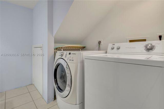 825 Center St 14B, Jupiter, FL 33458