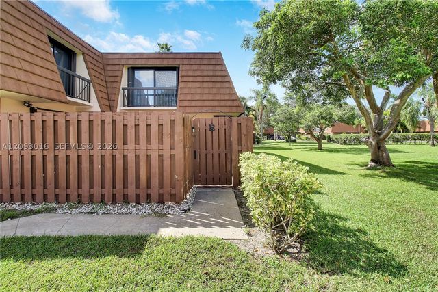825 Center St 14B, Jupiter, FL 33458