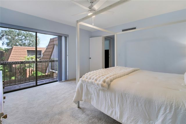 825 Center St 14B, Jupiter, FL 33458