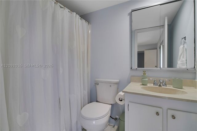 825 Center St 14B, Jupiter, FL 33458