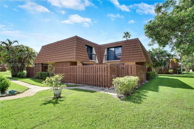 825 Center St 14B, Jupiter, FL 33458