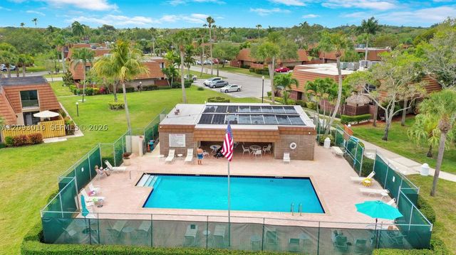 825 Center St 14B, Jupiter, FL 33458