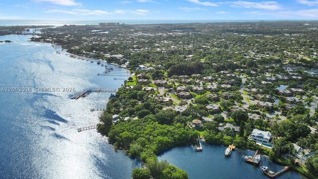 825 Center St 14B, Jupiter, FL 33458