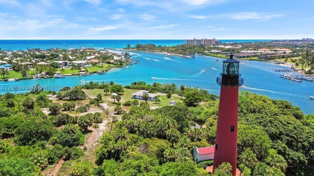 825 Center St 14B, Jupiter, FL 33458