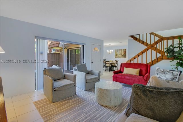 825 Center St 14B, Jupiter, FL 33458
