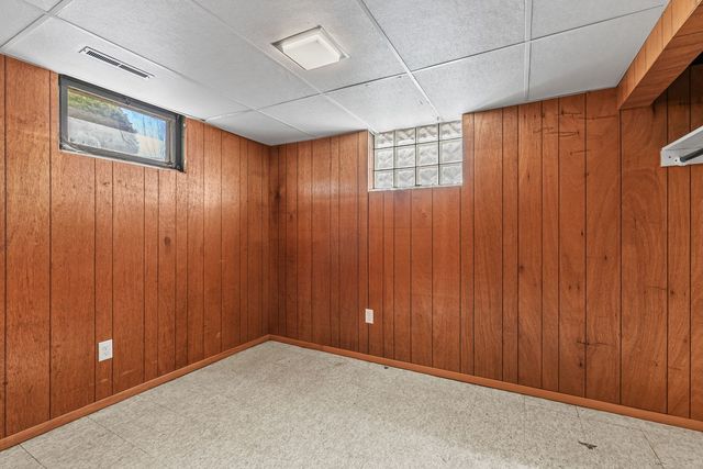 630 W Lombard Street, Davenport, IA 52803