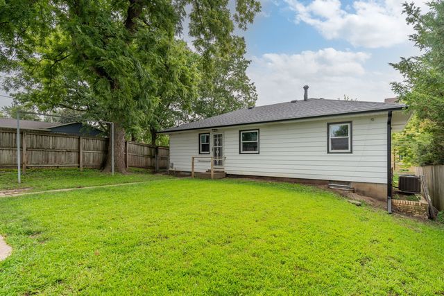 630 W Lombard Street, Davenport, IA 52803