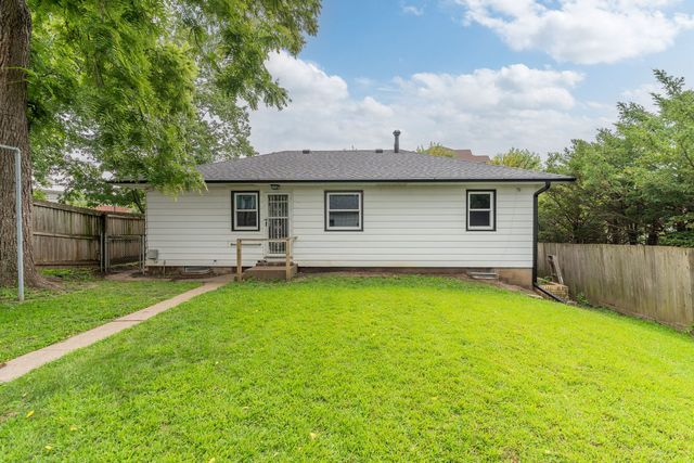 630 W Lombard Street, Davenport, IA 52803