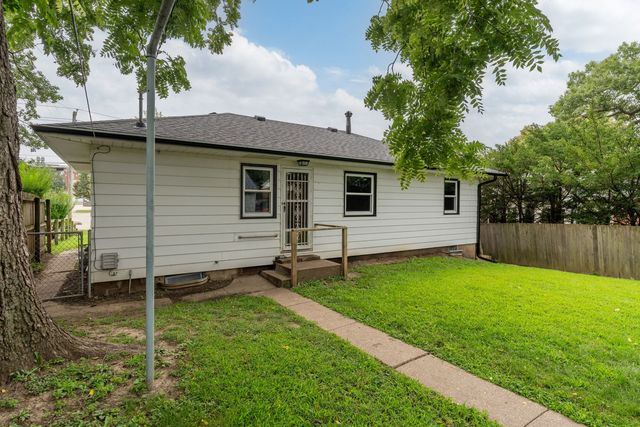 630 W Lombard Street, Davenport, IA 52803