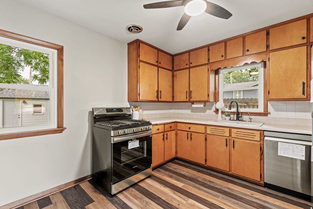 630 W Lombard Street, Davenport, IA 52803