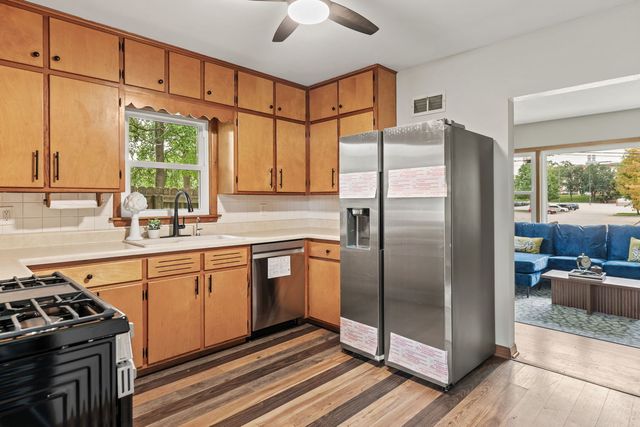 630 W Lombard Street, Davenport, IA 52803