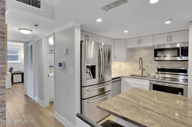 411 1ST Street S 202, Jacksonville Beach, FL 32250