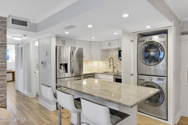 411 1ST Street S 202, Jacksonville Beach, FL 32250