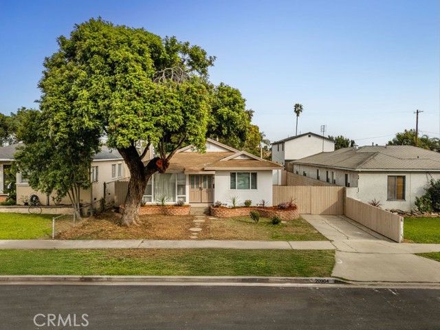 20904 La Salle Avenue, Torrance, CA 90501