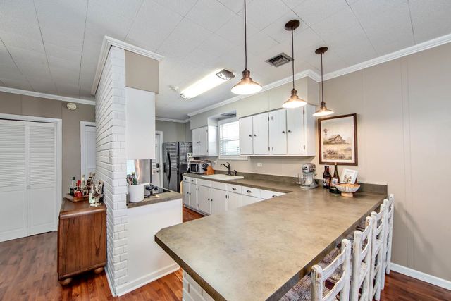 118 St Ann St, Raceland, LA 70394