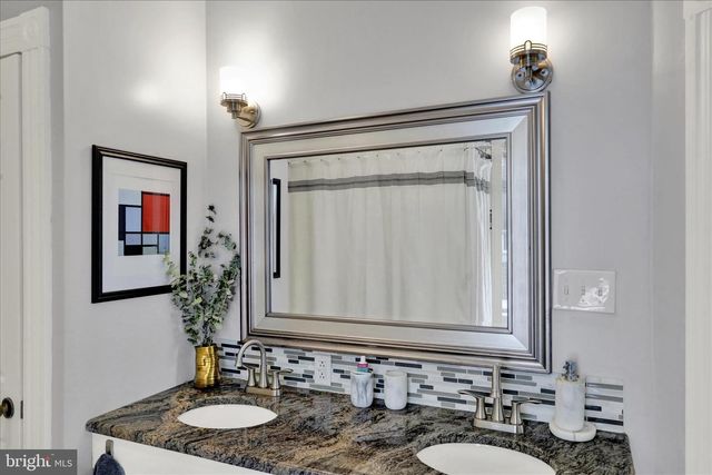 607 W CHESTNUT ST, Lancaster, PA 17603