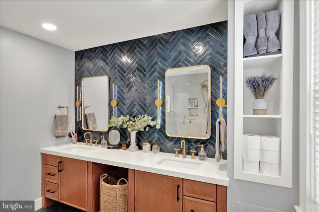 607 W CHESTNUT ST, Lancaster, PA 17603