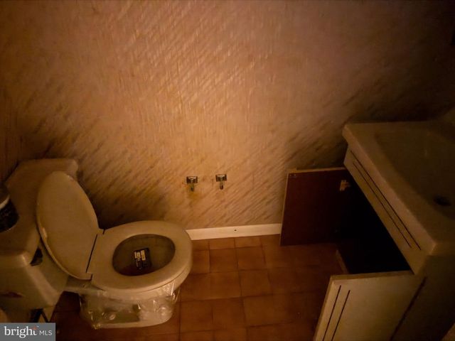 206 WHITEHALL CT, Voorhees, NJ 08043