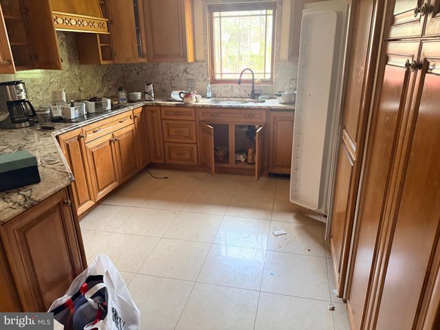 206 WHITEHALL CT, Voorhees, NJ 08043