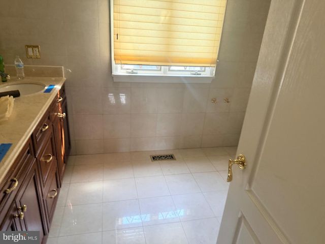 206 WHITEHALL CT, Voorhees, NJ 08043