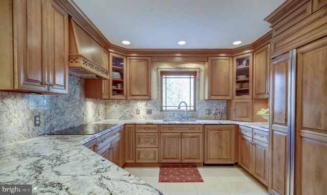 206 WHITEHALL CT, Voorhees, NJ 08043