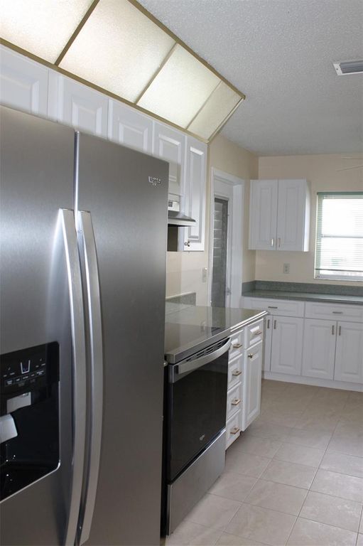 Image 8 of property listing at 3472 100TH AVENUE N, Pinellas Park, FL 33782