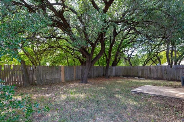 8807 Pineridge DR A, Austin, TX 78729