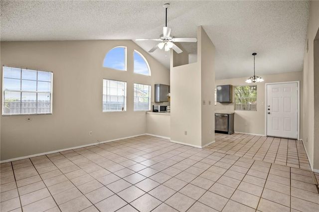 8807 Pineridge DR A, Austin, TX 78729